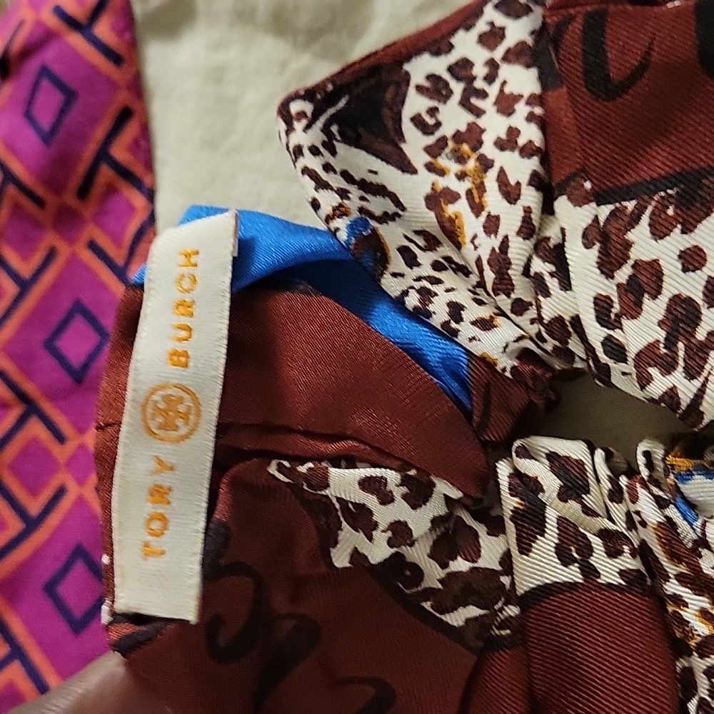 TORY BURCH SCRUNCHIE NWOT - Picture 3 of 5